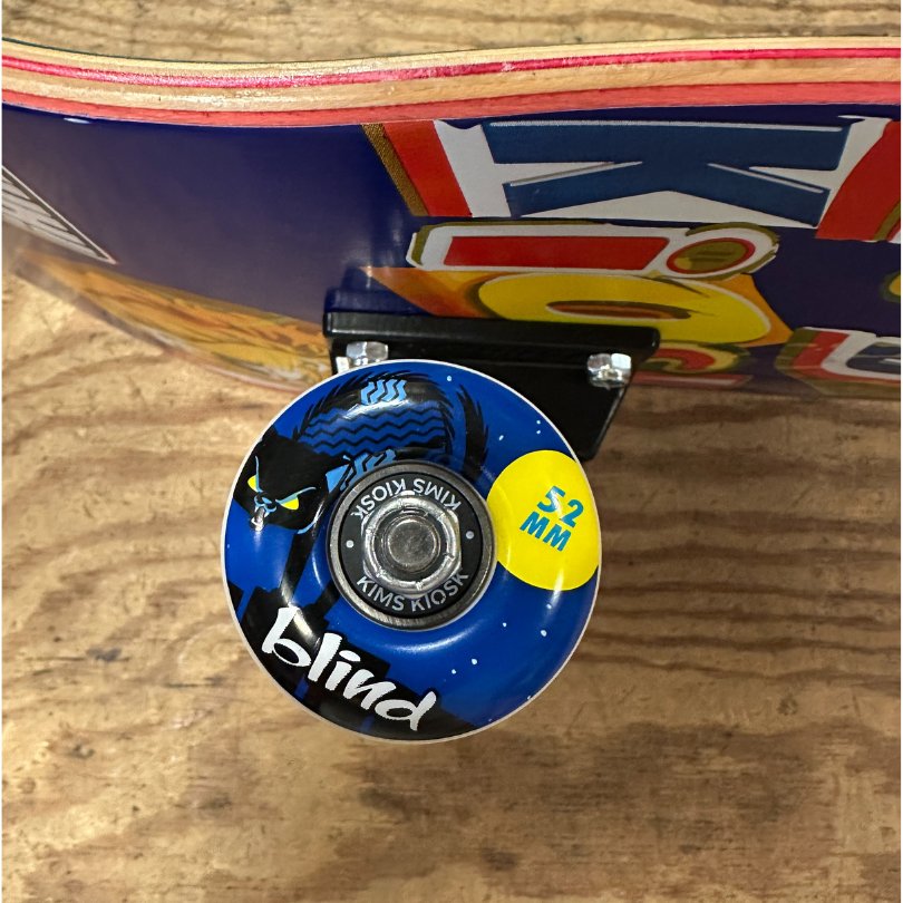 Kims kiosk - Snack Deck complete skateboard blå (8.0"-8.5")