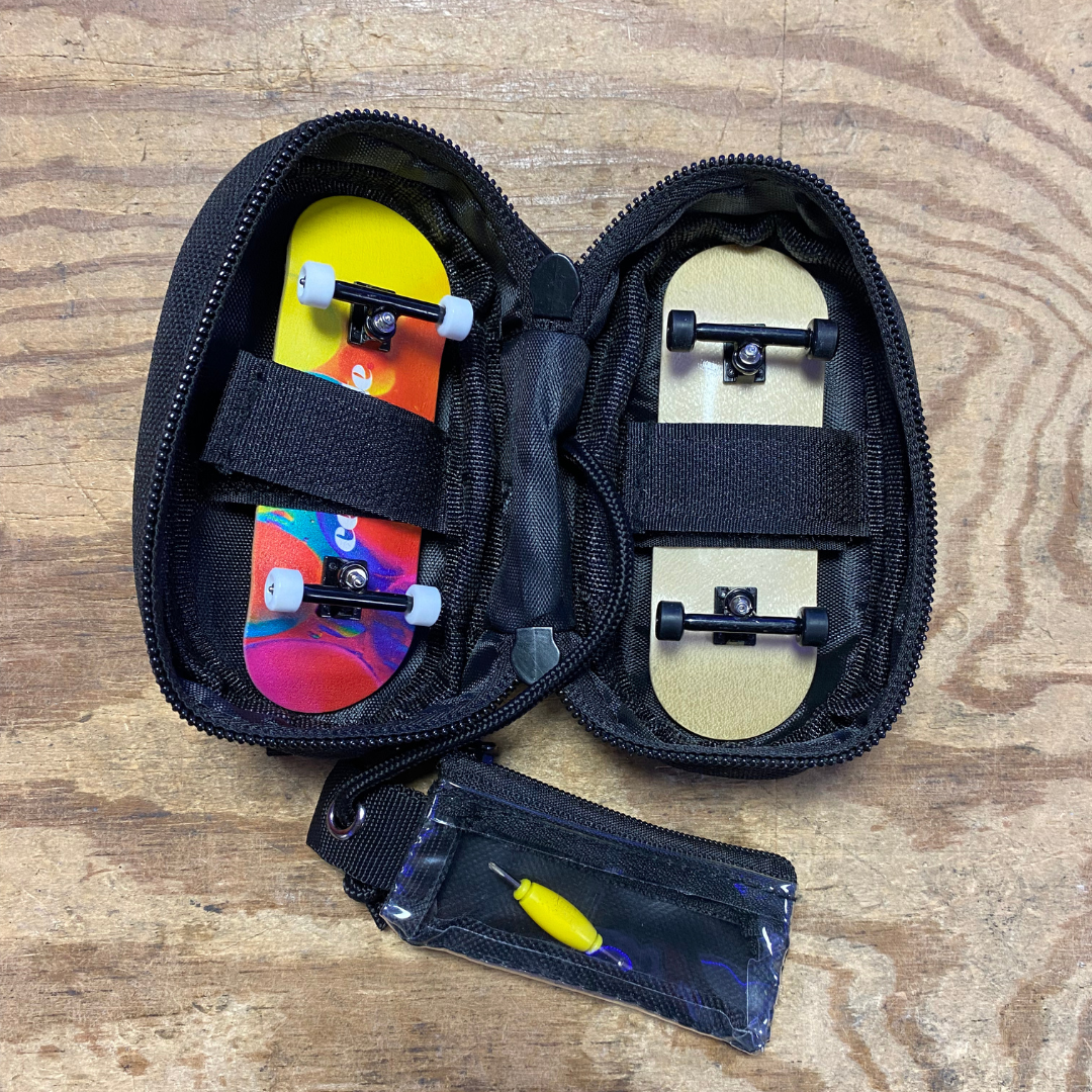 Celebrate Fingerboard taske til 2 skateboards -Sort